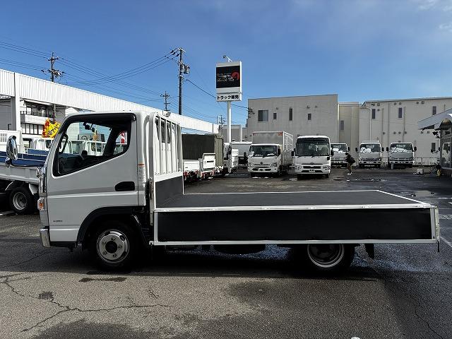 キャンター ５ＭＴ・２ｔ積・１０尺・平ボディ・５ｔ未満・メッキパーツ　２ｔ積・平ボディ・衝突軽減ブレーキ・車線逸脱警報装置・左電格ミラー・キーレス・メッキパーツ・フォグライト・荷台内寸　Ｌ３１２１　Ｗ１６２２　Ｈ３８６（11枚目）