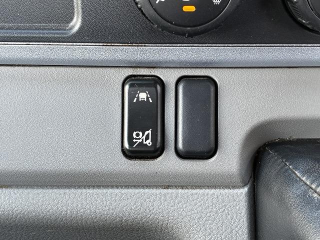 キャンター ５ＭＴ・２ｔ積・１０尺・平ボディ・５ｔ未満・メッキパーツ　２ｔ積・平ボディ・衝突軽減ブレーキ・車線逸脱警報装置・左電格ミラー・キーレス・メッキパーツ・フォグライト・荷台内寸　Ｌ３１２１　Ｗ１６２２　Ｈ３８６（29枚目）