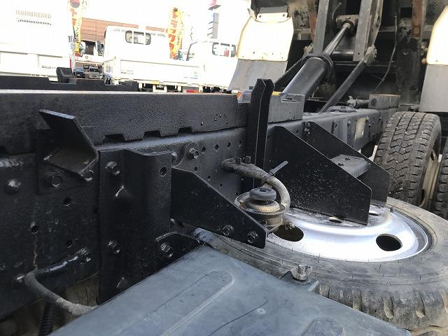 エルフトラック ２ｔ積・５ＭＴ・全低床ダンプ・電動コボレーン付　２ｔ積・５ＭＴ・極東製全低床ダンプ・ＤＤ０２－３１・電動コボレーン付・坂道発進補助装置・ドアバイザー・ライトレベライザー・荷台内寸　Ｌ３０２７　Ｗ１６０３　Ｈ３２６（32枚目）