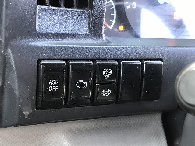 エルフトラック ２ｔ積・５ＭＴ・全低床ダンプ・電動コボレーン付　２ｔ積・５ＭＴ・極東製全低床ダンプ・ＤＤ０２－３１・電動コボレーン付・坂道発進補助装置・ドアバイザー・ライトレベライザー・荷台内寸　Ｌ３０２７　Ｗ１６０３　Ｈ３２６（46枚目）