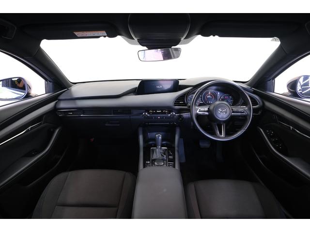 ＭＡＺＤＡ３ファストバック １５Ｓツーリング　・ＬＥＤヘッドライト・純正１８インチアルミホイール・クリアランスソナー・ＰＣＳ・ＢＳＭ・ＨＵＤ・バックカメラ・Ｂｌｕｅｔｏｏｔｈ・オートパーキングブレーキ・スマートキー（12枚目）