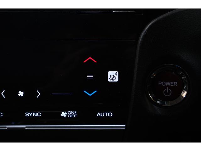 運転席助手席にはシートヒーターが付いているので快適です！