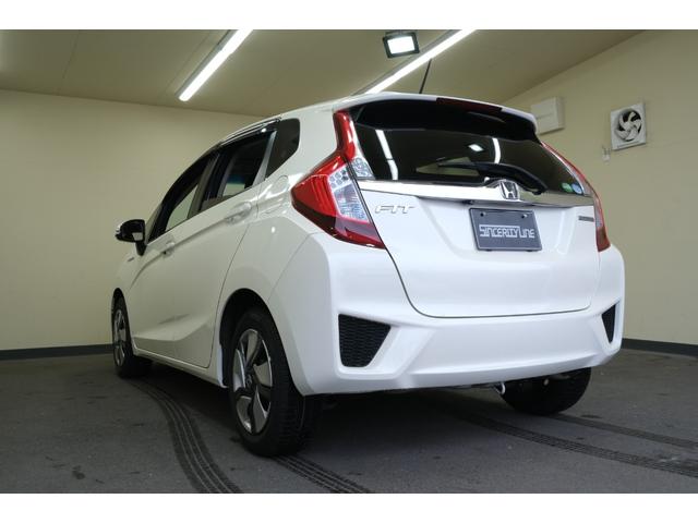 フィットハイブリッド Ｆパッケージ　・ＬＥＤヘッドライト・純正１５インチホイール・純正７インチナビ・ＴＶ・バックカメラ・Ｂｌｕｅｔｏｏｔｈ・スマートキー・プッシュスタート（3枚目）