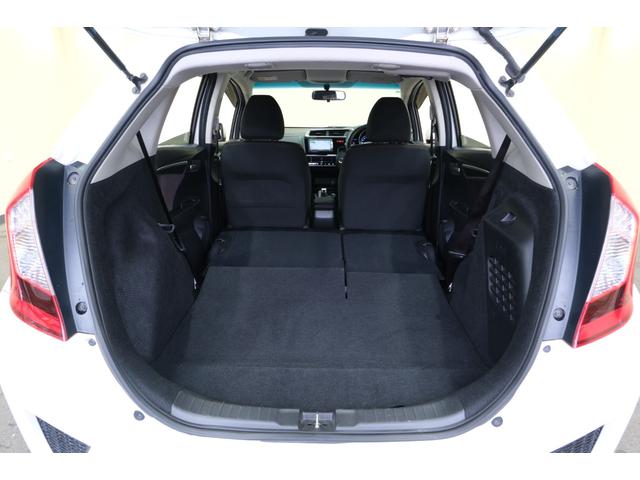 フィットハイブリッド Ｆパッケージ　・ＬＥＤヘッドライト・純正１５インチホイール・純正７インチナビ・ＴＶ・バックカメラ・Ｂｌｕｅｔｏｏｔｈ・スマートキー・プッシュスタート（19枚目）