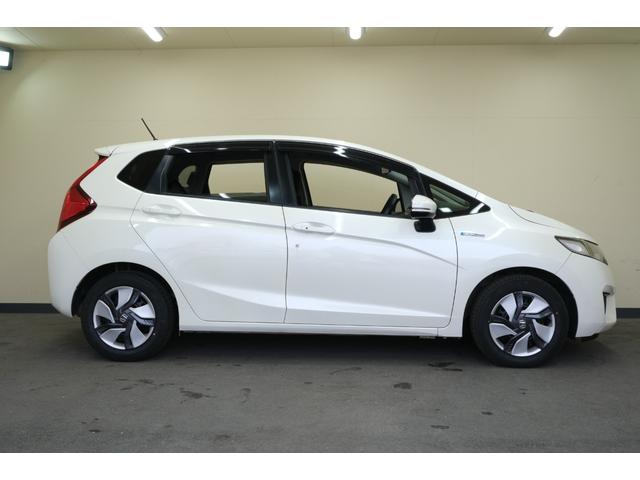 フィットハイブリッド Ｆパッケージ　・ＬＥＤヘッドライト・純正１５インチホイール・純正７インチナビ・ＴＶ・バックカメラ・Ｂｌｕｅｔｏｏｔｈ・スマートキー・プッシュスタート（35枚目）