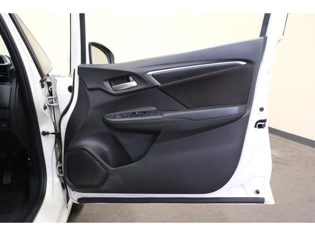 フィットハイブリッド Ｆパッケージ　・ＬＥＤヘッドライト・純正１５インチホイール・純正７インチナビ・ＴＶ・バックカメラ・Ｂｌｕｅｔｏｏｔｈ・スマートキー・プッシュスタート（52枚目）