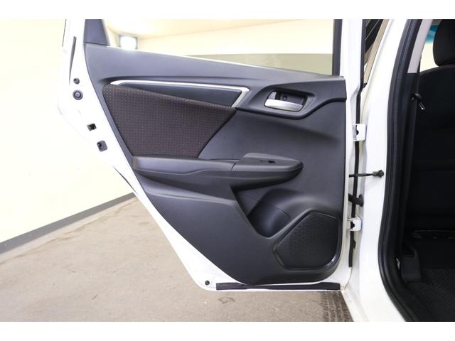 フィットハイブリッド Ｆパッケージ　・ＬＥＤヘッドライト・純正１５インチホイール・純正７インチナビ・ＴＶ・バックカメラ・Ｂｌｕｅｔｏｏｔｈ・スマートキー・プッシュスタート（63枚目）