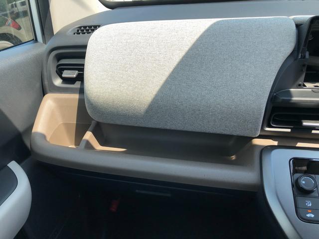 フリード エアー　登録済未使用車　バックカメラ　クリアランスソナー　オートクルーズコントロール　衝突被害軽減システム　両側電動スライドドア　オートライト　ＬＥＤヘッドランプ　スマートキー　電動格納ミラー　３列シート（41枚目）