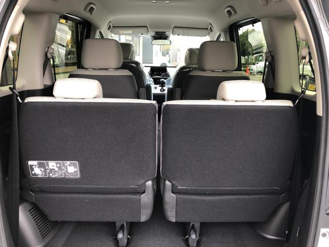 フリード ｅ：ＨＥＶエアー　登録済未使用車　バックカメラ　クリアランスソナー　オートクルーズコントロール　レーンアシスト　衝突被害軽減システム　両側電動スライドドア　オートライト　ＬＥＤヘッドランプ　電動格納ミラー　３列シート（21枚目）