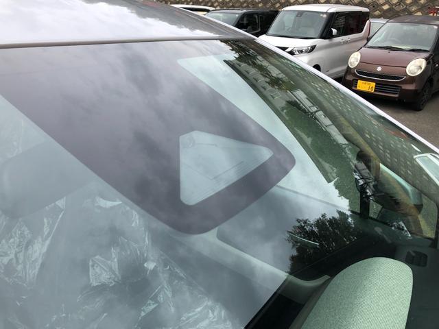 フリード ｅ：ＨＥＶエアー　登録済未使用車　バックカメラ　クリアランスソナー　オートクルーズコントロール　レーンアシスト　衝突被害軽減システム　両側電動スライドドア　オートライト　ＬＥＤヘッドランプ　電動格納ミラー　３列シート（29枚目）
