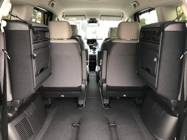 フリード ｅ：ＨＥＶエアー　登録済未使用車　バックカメラ　クリアランスソナー　オートクルーズコントロール　レーンアシスト　衝突被害軽減システム　両側電動スライドドア　オートライト　ＬＥＤヘッドランプ　電動格納ミラー　３列シート（42枚目）