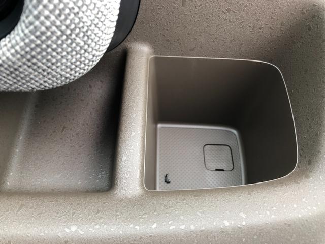 フリード ｅ：ＨＥＶエアー　登録済未使用車　バックカメラ　クリアランスソナー　オートクルーズコントロール　レーンアシスト　衝突被害軽減システム　両側電動スライドドア　オートライト　ＬＥＤヘッドランプ　電動格納ミラー　３列シート（43枚目）