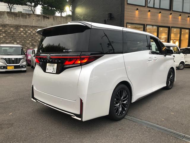 ヴェルファイア Ｚ　プレミア　登録済未使用車　全周囲カメラ　ナビ　クリアランスソナー　オートクルーズコントロール　レーンアシスト　パークアシスト　衝突被害軽減システム　両側電動スライドドア　オートマチックハイビーム　オートライト（13枚目）
