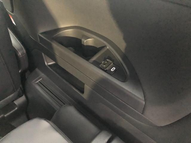 ヴェルファイア Ｚ　プレミア　登録済未使用車　全周囲カメラ　ナビ　クリアランスソナー　オートクルーズコントロール　レーンアシスト　パークアシスト　衝突被害軽減システム　両側電動スライドドア　オートマチックハイビーム　オートライト（32枚目）