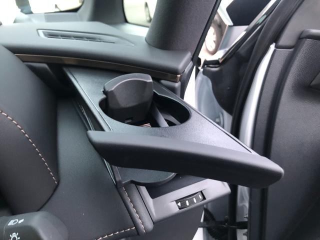 ヴェルファイア Ｚ　プレミア　登録済未使用車　全周囲カメラ　ナビ　クリアランスソナー　オートクルーズコントロール　レーンアシスト　パークアシスト　衝突被害軽減システム　両側電動スライドドア　オートマチックハイビーム　オートライト（60枚目）