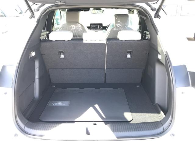 ヴェゼル e:HEV Z・PLaYパッケージ 全周囲カメラ クリアランスソナー オートクルーズコントロール レーンアシスト 衝突被害軽減システム サンルーフ ナビ TV オートライト LEDヘッドランプ 電動リアゲート アルミホイール(17枚目)