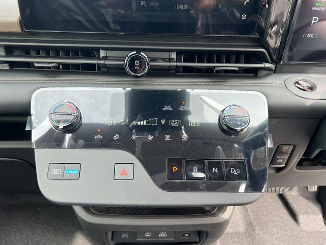 セレナ ｅ－パワー　ハイウェイスターＶ　登録済未使用車　全周囲カメラ　ナビ　クリアランスソナー　レーンアシスト　衝突被害軽減システム　両側電動スライドドア　オートライト　ＬＥＤヘッドランプ　スマートキー　アイドリングストップ　３列シート（6枚目）