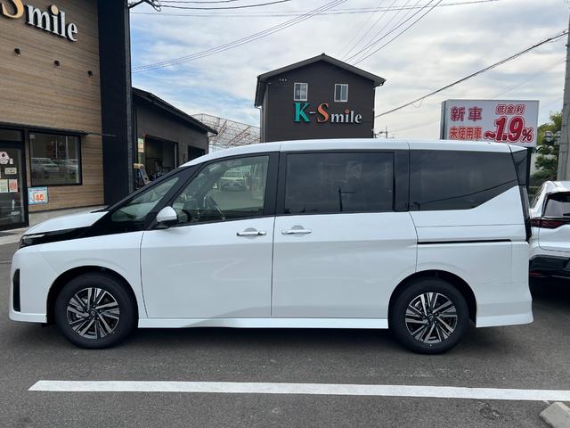 セレナ ｅ－パワー　ハイウェイスターＶ　登録済未使用車　全周囲カメラ　ナビ　クリアランスソナー　レーンアシスト　衝突被害軽減システム　両側電動スライドドア　オートライト　ＬＥＤヘッドランプ　スマートキー　アイドリングストップ　３列シート（16枚目）