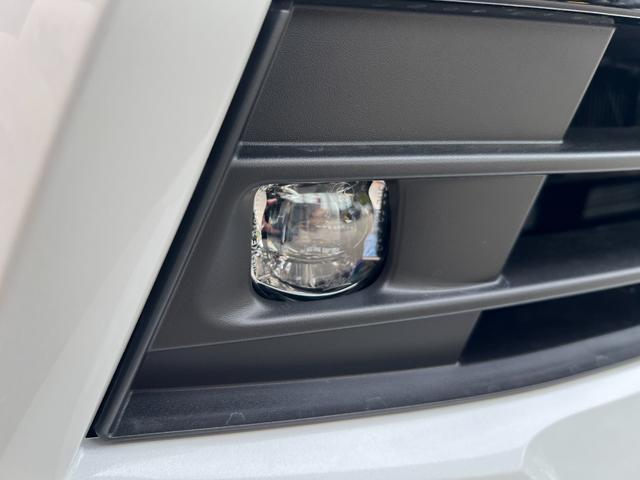 セレナ ｅ－パワー　ハイウェイスターＶ　登録済未使用車　全周囲カメラ　ナビ　クリアランスソナー　レーンアシスト　衝突被害軽減システム　両側電動スライドドア　オートライト　ＬＥＤヘッドランプ　スマートキー　アイドリングストップ　３列シート（31枚目）