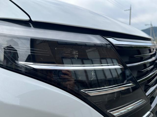 セレナ ｅ－パワー　ハイウェイスターＶ　登録済未使用車　全周囲カメラ　ナビ　クリアランスソナー　レーンアシスト　衝突被害軽減システム　両側電動スライドドア　オートライト　ＬＥＤヘッドランプ　スマートキー　アイドリングストップ　３列シート（42枚目）