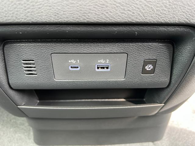 セレナ ｅ－パワー　ハイウェイスターＶ　登録済未使用車　全周囲カメラ　ナビ　クリアランスソナー　レーンアシスト　衝突被害軽減システム　両側電動スライドドア　オートライト　ＬＥＤヘッドランプ　スマートキー　アイドリングストップ　３列シート（48枚目）