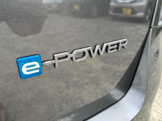 セレナ ｅ－パワー　ハイウェイスターＶ　登録済未使用車　全周囲カメラ　ナビ　クリアランスソナー　オートクルーズコントロール　レーンアシスト　衝突被害軽減システム　両側電動スライドドア　オートマチックハイビーム　オートライトＬＥＤヘッドランプ（38枚目）