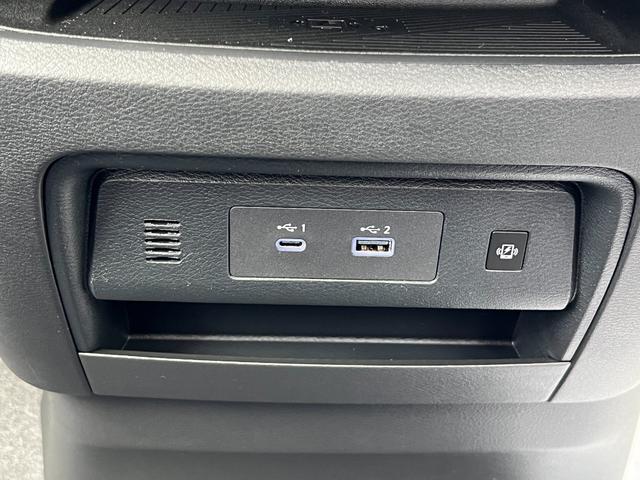 セレナ ｅ－パワー　ハイウェイスターＶ　登録済未使用車　全周囲カメラ　ナビ　クリアランスソナー　レーンアシスト　衝突被害軽減システム　両側電動スライドドア　オートマチックハイビーム　オートライト　ＬＥＤヘッドランプ　スマートキー（6枚目）