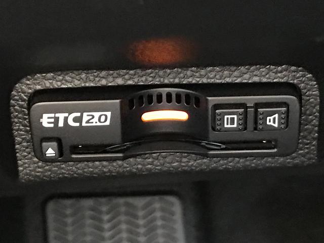 ヴェゼル ｅ：ＨＥＶ　Ｚ　全周囲カメラ　クリアランスソナー　オートクルーズコントロール　レーンアシスト　衝突被害軽減システム　ナビ　オートライト　ＬＥＤヘッドランプ　アルミホイール　スマートキー　電動格納ミラー　シートヒーター（4枚目）