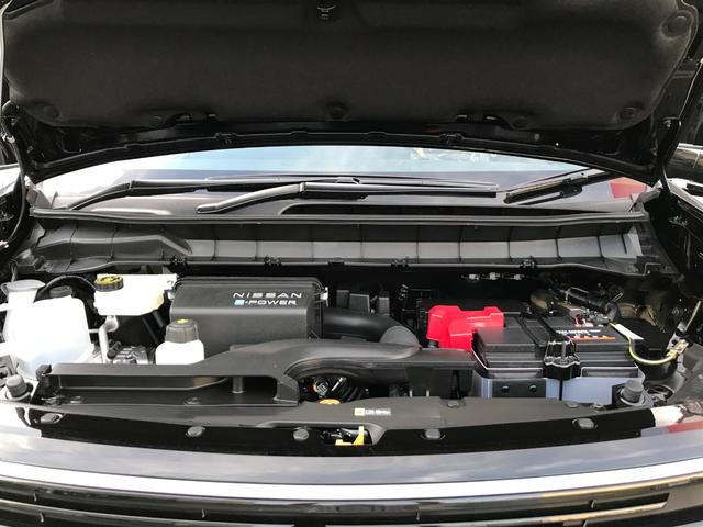 セレナ ｅ－パワー　ハイウェイスターＶ　全周囲カメラ　クリアランスソナー　オートクルーズコントロール　両側電動スライドドア　オートライト　ＬＥＤヘッドランプ　スマートキー　アイドリングストップ　電動格納ミラー　３列シート　フルフラット（20枚目）