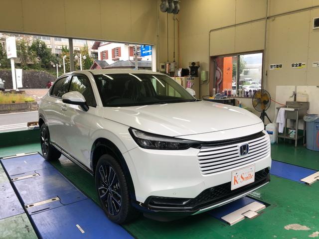 ヴェゼル ｅ：ＨＥＶ　Ｚ　登録済未使用車　衝突軽減ブレーキ　バックカメラ　クリアランスソナー　オートクルーズコントロール　レーンアシスト　衝突被害軽減システム　オートライト　ＬＥＤヘッドランプ　電動リアゲート　アルミホイール（10枚目）