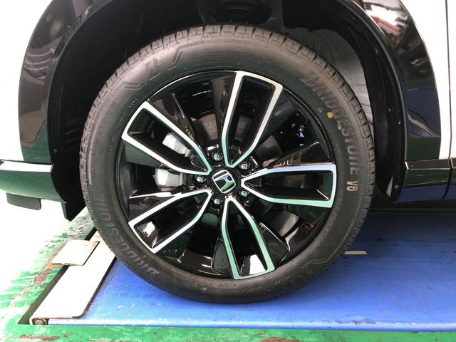 ヴェゼル ｅ：ＨＥＶ　Ｚ　登録済未使用車　衝突軽減ブレーキ　バックカメラ　クリアランスソナー　オートクルーズコントロール　レーンアシスト　衝突被害軽減システム　オートライト　ＬＥＤヘッドランプ　電動リアゲート　アルミホイール（23枚目）