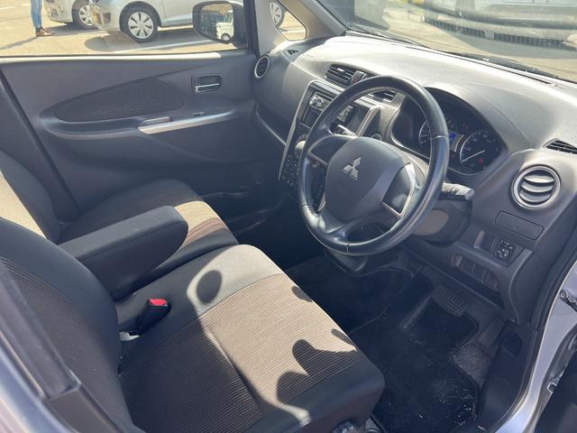 ｅＫカスタム 　Ｅ　ｅ－アシスト　バックカメラ　オートライト　スマートキー　電動格納ミラー　ベンチシート　ＣＶＴ　ＣＤ　ＵＳＢ　アルミホイール　エアコン　パワーウィンドウ（11枚目）