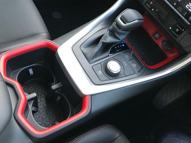 RAV4 ハイブリッドアドベンチャー オフロードパッケージII 4WD 全周囲カメラ クリアランスソナー オートクルーズコントロール レーンアシスト パワーシート 衝突被害軽減システム TV オートマチックハイビーム オートライト LEDヘッドランプ(29枚目)