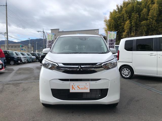 ｅＫワゴン Ｍ　バックカメラ　クリアランスソナー　レーンアシスト　衝突被害軽減システム　キーレスエントリー　アイドリングストップ　電動格納ミラー　シートヒーター　ベンチシート　ＣＶＴ　盗難防止システム　ＡＢＳ　ＥＳＣ（4枚目）