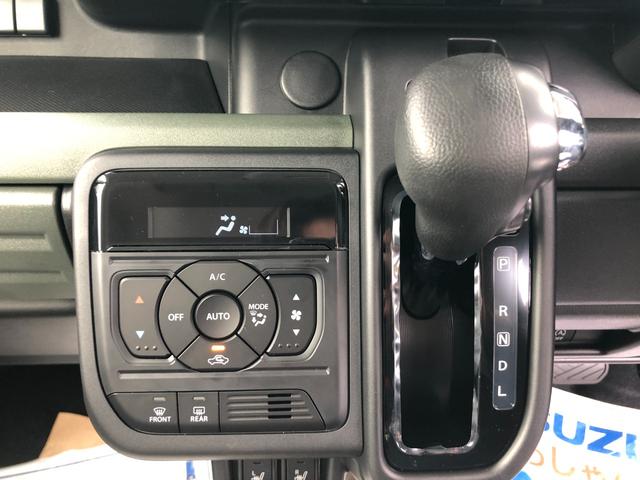 必ず使用するシフトレバー。確りと確認したいですね。