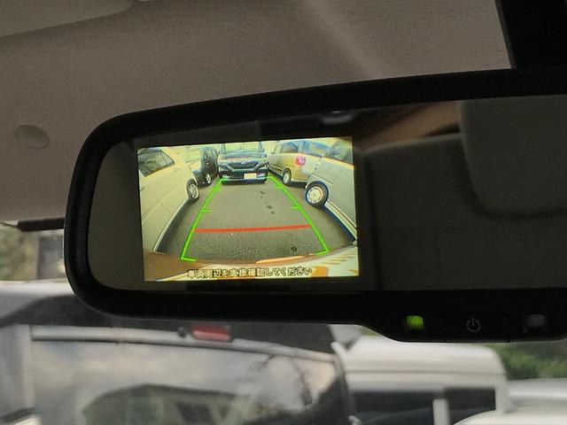 バックカメラも付いています。駐車の時に便利なのはもちろんの事、後方死角にいる子供たちに気が付くことができるので安心安全ですね