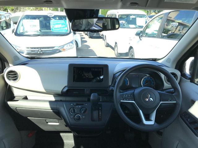 ｅＫワゴン Ｍ　届出済未使用車　バックカメラ　クリアランスソナー　レーンアシスト　衝突被害軽減システム　キーレスエントリー　アイドリングストップ　電動格納ミラー　シートヒーター　ベンチシート　ＣＶＴ　盗難防止システム（3枚目）