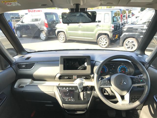 デリカミニ Ｔ　プレミアム　全周囲カメラ　両側電動スライドドア　オートクルーズコントロール　衝突被害軽減システム　オートライト　ＬＥＤヘッドランプ　スマートキー　アイドリングストップ　電動格納ミラー　シートヒーター　ベンチシート（6枚目）