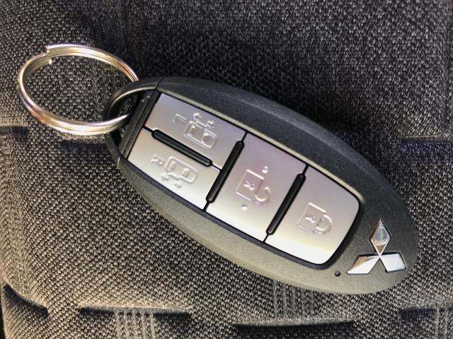 デリカミニ Ｔ　プレミアム　全周囲カメラ　両側電動スライドドア　オートクルーズコントロール　衝突被害軽減システム　オートライト　ＬＥＤヘッドランプ　スマートキー　アイドリングストップ　電動格納ミラー　シートヒーター　ベンチシート（12枚目）