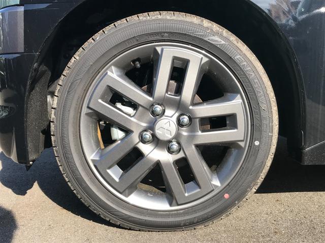 デリカミニ Ｔ　プレミアム　全周囲カメラ　両側電動スライドドア　オートクルーズコントロール　衝突被害軽減システム　オートライト　ＬＥＤヘッドランプ　スマートキー　アイドリングストップ　電動格納ミラー　シートヒーター　ベンチシート（24枚目）