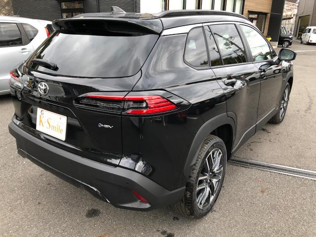 カローラクロス ハイブリッド　Ｚ　全周囲カメラ　クリアランスソナー　オートクルーズコントロール　レーンアシスト　パワーシート　パークアシスト　衝突被害軽減システム　サンルーフ　ＴＶ　オートマチックハイビーム　オートライト（9枚目）