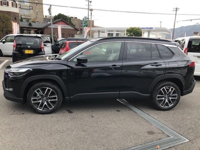 カローラクロス ハイブリッド　Ｚ　全周囲カメラ　クリアランスソナー　オートクルーズコントロール　レーンアシスト　パワーシート　パークアシスト　衝突被害軽減システム　サンルーフ　ＴＶ　オートマチックハイビーム　オートライト（12枚目）