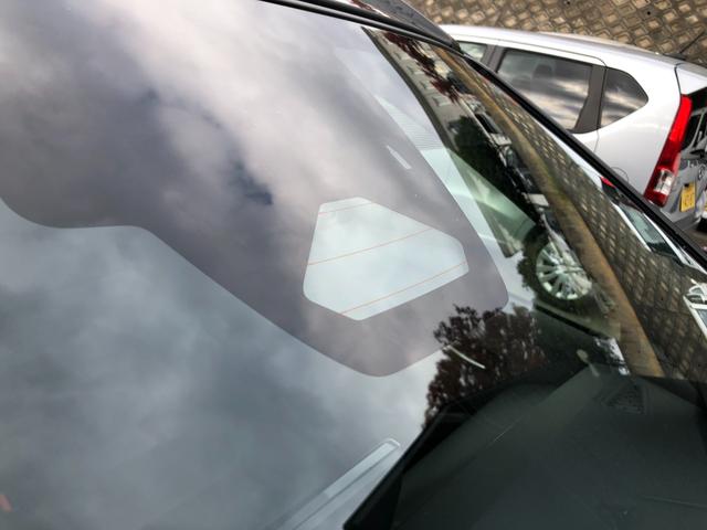 カローラクロス ハイブリッド　Ｚ　全周囲カメラ　クリアランスソナー　オートクルーズコントロール　レーンアシスト　パワーシート　パークアシスト　衝突被害軽減システム　サンルーフ　ＴＶ　オートマチックハイビーム　オートライト（17枚目）