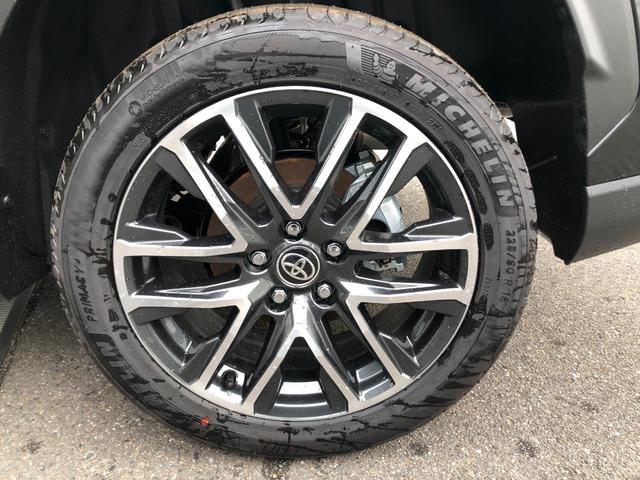 カローラクロス ハイブリッド　Ｚ　全周囲カメラ　クリアランスソナー　オートクルーズコントロール　レーンアシスト　パワーシート　パークアシスト　衝突被害軽減システム　サンルーフ　ＴＶ　オートマチックハイビーム　オートライト（18枚目）