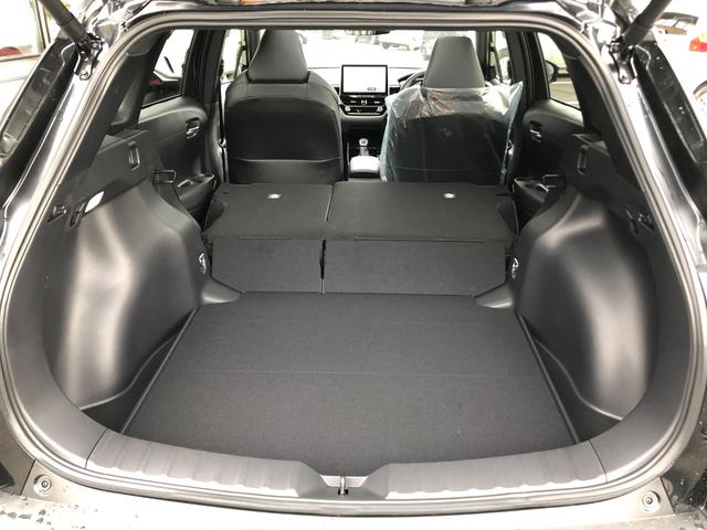 カローラクロス ハイブリッド　Ｚ　全周囲カメラ　クリアランスソナー　オートクルーズコントロール　レーンアシスト　パワーシート　パークアシスト　衝突被害軽減システム　サンルーフ　ＴＶ　オートマチックハイビーム　オートライト（21枚目）