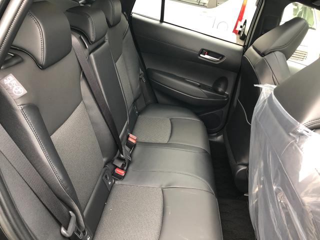 カローラクロス ハイブリッド　Ｚ　全周囲カメラ　クリアランスソナー　オートクルーズコントロール　レーンアシスト　パワーシート　パークアシスト　衝突被害軽減システム　サンルーフ　ＴＶ　オートマチックハイビーム　オートライト（24枚目）