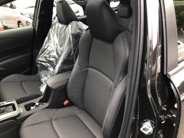 カローラクロス ハイブリッド　Ｚ　全周囲カメラ　クリアランスソナー　オートクルーズコントロール　レーンアシスト　パワーシート　パークアシスト　衝突被害軽減システム　サンルーフ　ＴＶ　オートマチックハイビーム　オートライト（30枚目）