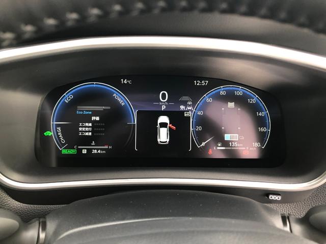 カローラクロス ハイブリッド　Ｚ　全周囲カメラ　クリアランスソナー　オートクルーズコントロール　レーンアシスト　パワーシート　パークアシスト　衝突被害軽減システム　サンルーフ　ＴＶ　オートマチックハイビーム　オートライト（32枚目）