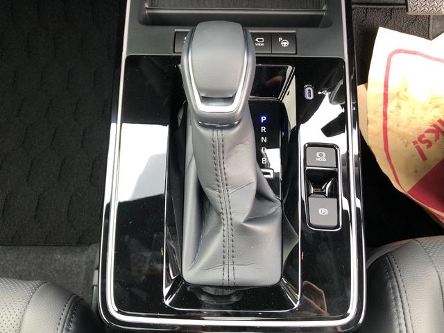 カローラクロス ハイブリッド　Ｚ　全周囲カメラ　クリアランスソナー　オートクルーズコントロール　レーンアシスト　パワーシート　パークアシスト　衝突被害軽減システム　サンルーフ　ＴＶ　オートマチックハイビーム　オートライト（37枚目）