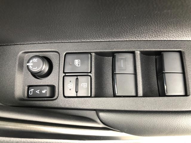 カローラクロス ハイブリッド　Ｚ　全周囲カメラ　クリアランスソナー　オートクルーズコントロール　レーンアシスト　パワーシート　パークアシスト　衝突被害軽減システム　サンルーフ　ＴＶ　オートマチックハイビーム　オートライト（42枚目）